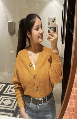 young call girl in Kolkata