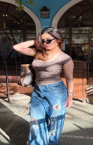 VIP call girl in Kolkata
